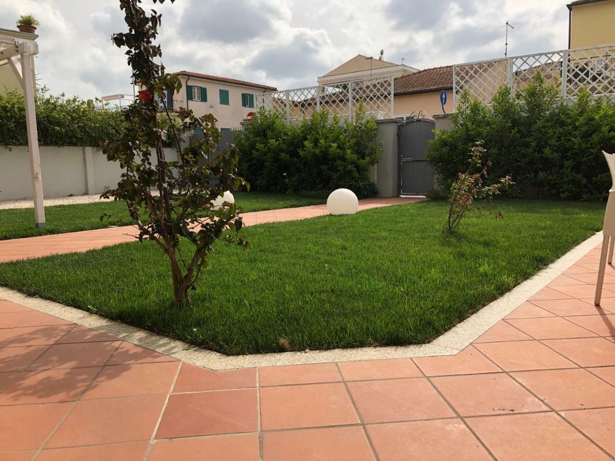 City Garden Guest House Ольбия Экстерьер фото